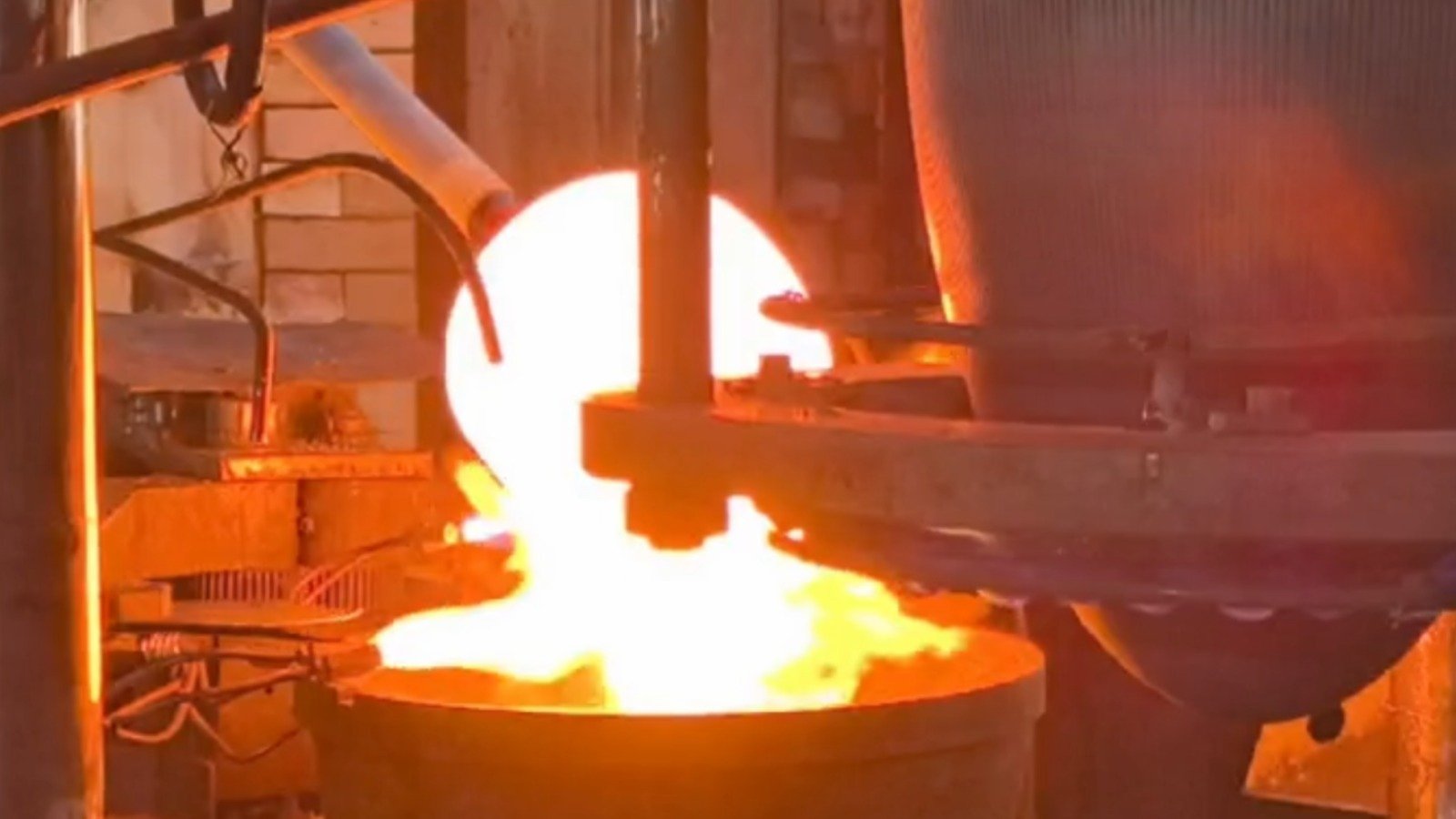 Controlled annealing of formed glass lamp shades